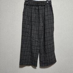 ベルト付きズボンの画像