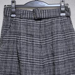 ベルト付きズボンの画像