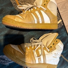 アディダススニーカー23.5  の画像