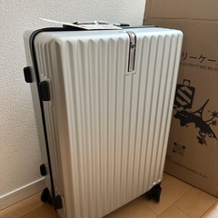 新品未使用　スーツケース Mサイズ シルバー 軽量