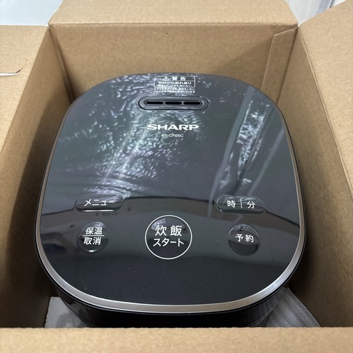 I674 ? 2022年製の未使用品♪ SHARP 炊飯ジャー 3合炊き ⭐