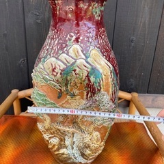 信楽焼の大きな花入れの画像