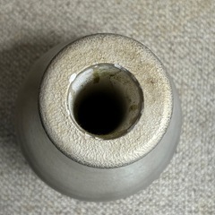 飾って優雅に♪陶器花瓶の画像