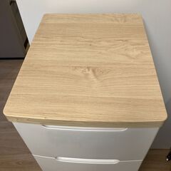 無料　0円　差し上げます　アイリスオーヤマ チェスト 6段 届いてすぐ使える完成品 ラクラク引出し 木天板 幅32.4×奥行41×高さ119cm ホワイト / ナチュラル 白 プラスチック HG-326R 組立不要の画像