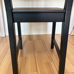 IKEA ダイニングチェア　STEFAN ステーファン2脚　クッション付きの画像