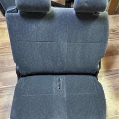 ハイエースシートのソファーの画像