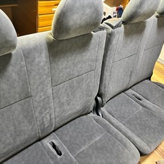 ハイエースシートのソファーの画像