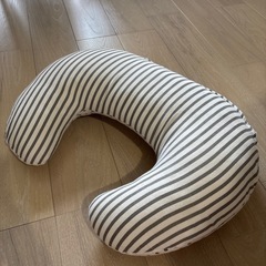 【美品】西松屋授乳クッションの画像