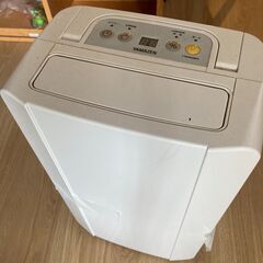無料　0円　差し上げます　定価9990円　[山善] 衣類乾燥除湿機 除湿量 6.0L (木造7畳 / 鉄筋14畳まで) タイマー オートオフ機能付き ホワイト YDC-C60(W)