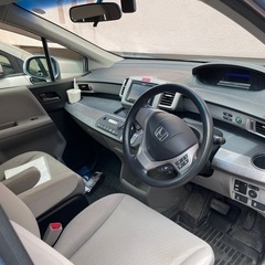 車検2年付き　フリードハイブリッド　禁煙車　片側パワースライドドア　バックカメラ　Bluetoothナビの画像