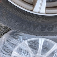 溝ほぼナシ　夏タイヤとアルミホイール4本セット  175/65R15の画像
