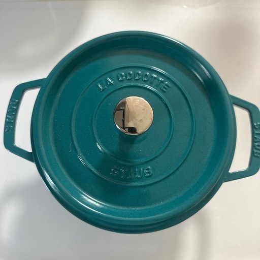 ストウブ美品ココット22センチラウンドユーカリ