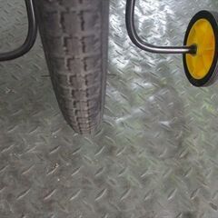 E321★11800円★整備済み 中古子供自転車【ブリヂストン　エコパル　20インチ　パープル白　補助輪付き 】の画像