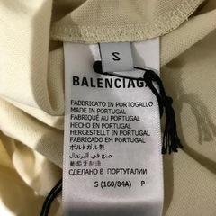 バレンシアガのロゴTシャツ の画像