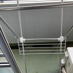 無料　0円　差し上げます　アイリスオーヤマ ふとんも干せるタオルハンガー付きコンパクト洗濯物干し 約2人分 幅約70×奥行約78×高さ約130cm ステンレス製 H-70XNの画像