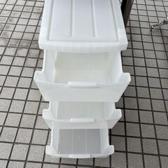 美品 収納プラケース 3段 キャスター付き 幅34×奥行42×高さ68cm 衣装ケース プラスチック の画像