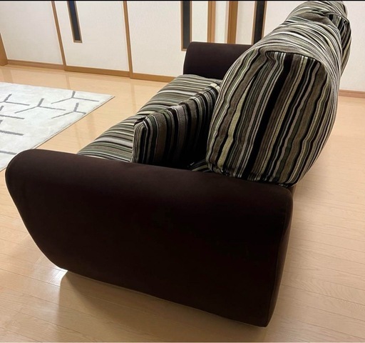 美品！！』スペイン製布張りストライプソファ