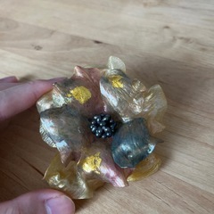 ブローチ　花　革製　アンティーク