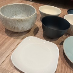 食器まとめ売りの画像