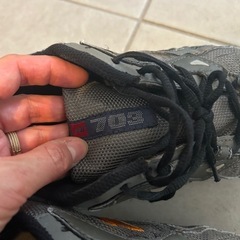 ニューバランス703登山の画像