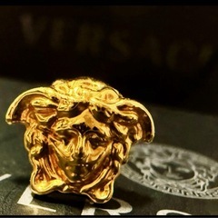 versace ピアスの画像