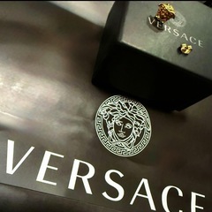 versace ピアスの画像