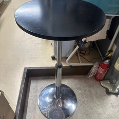 【差し上げます】ラウンドテーブル　昇降式　1本足