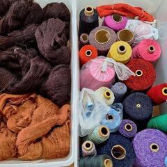 大量の毛糸　これで最後ですの画像