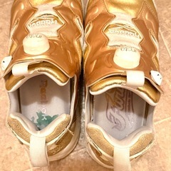 Reebok スニーカー　ゴールド 23.5cmの画像