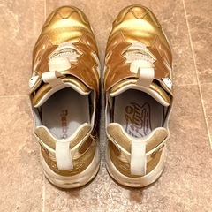 Reebok スニーカー　ゴールド 23.5cmの画像