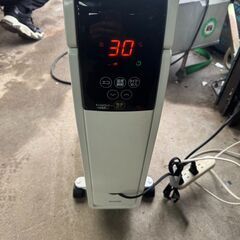 アイリスオーヤマ　オイルヒーター８畳　POH-1208M　ホワイト　県内配送相談可の画像