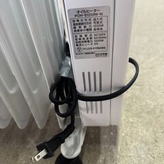 アイリスオーヤマ　オイルヒーター８畳　POH-1208M　ホワイト　県内配送相談可の画像