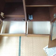 ガラス付　本棚の画像