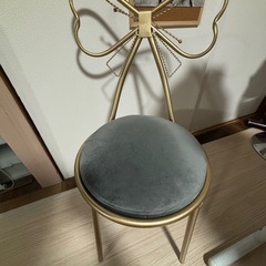 リボンチェアー　椅子