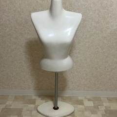 トルソー（白） 洋服展示用トルソー 上半身用