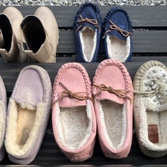 coach、UGGなどモカシンシューズとブーツ
