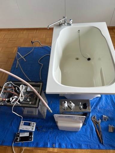 団地の風呂釜とシャワー