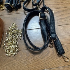 バックの肩掛け紐の画像