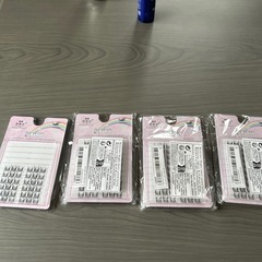 つけまつげ 未使用品3個 全てで4個セットの画像
