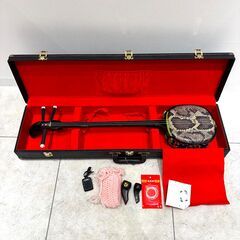 三線 銘苅春政作 沖縄 琉球 人工皮 全長約80cm 弦楽器 和楽器 伝統楽器 現状品 動作未確認の画像