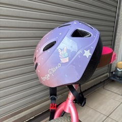 一輪車とヘルメットのセットの画像