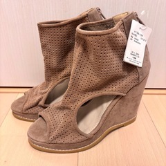 未使用タグ付き　阪急百貨店購入　サンダル　23.5cm
の画像