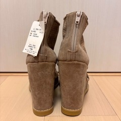 未使用タグ付き　阪急百貨店購入　サンダル　23.5cm
の画像