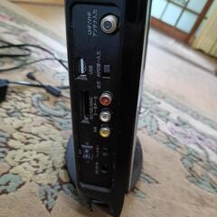 液晶テレビ DVD 再生機能内蔵　赤白黄色の端子付き　ブラウン管テレビの画像