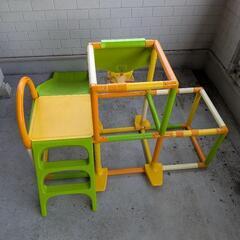 折りたためるジャングルジムの画像