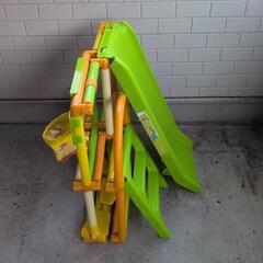 折りたためるジャングルジムの画像