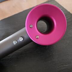 dyson　ダイソン　Supersonic スーパーソニック　HD01　ヘアードライヤー　


の画像