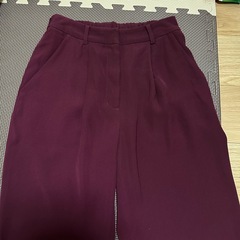 フェリシモイディット☆低身長とろみテーパードパンツ光沢☆ワインレッド赤の画像