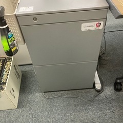 事務用袖机無料でお譲りします！