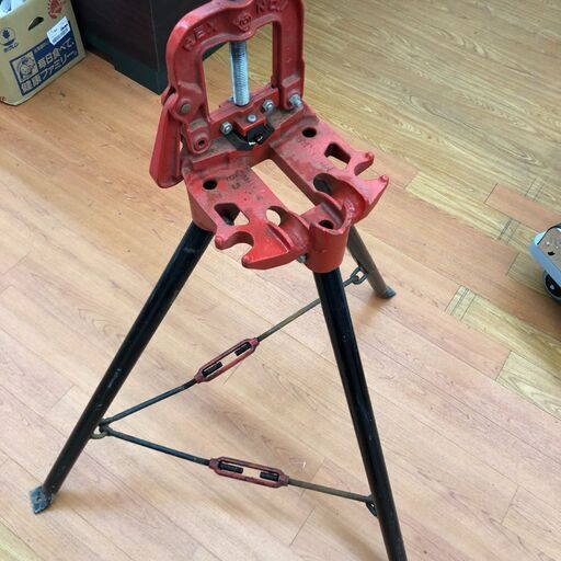 REX　パイプバイス　足付き出品中♪